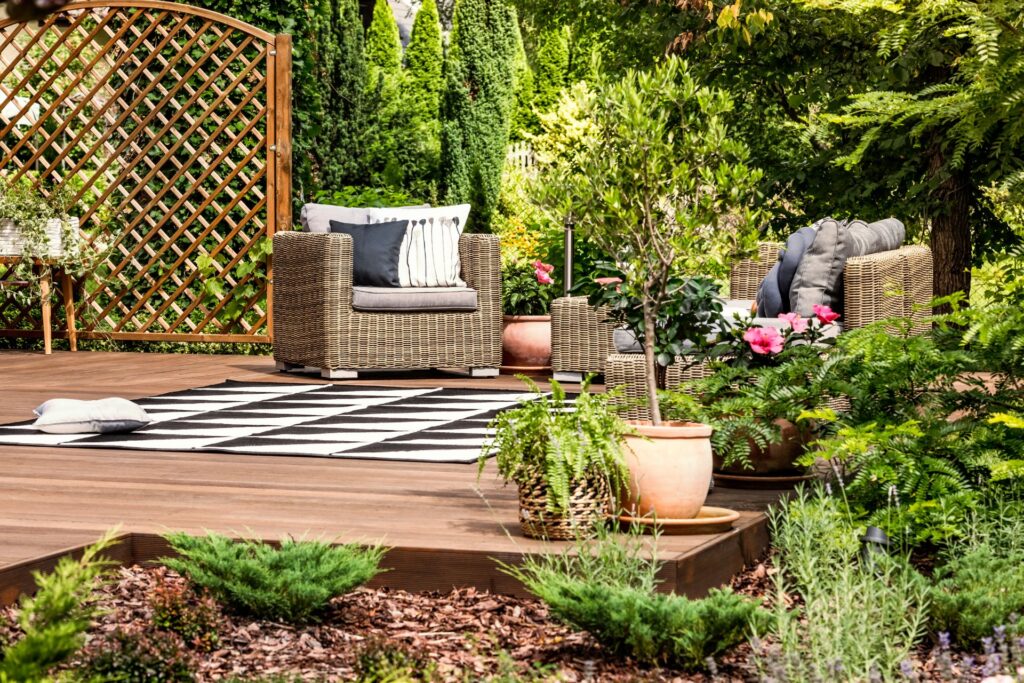 Top 10 Decorations For Your Ultimate Garden